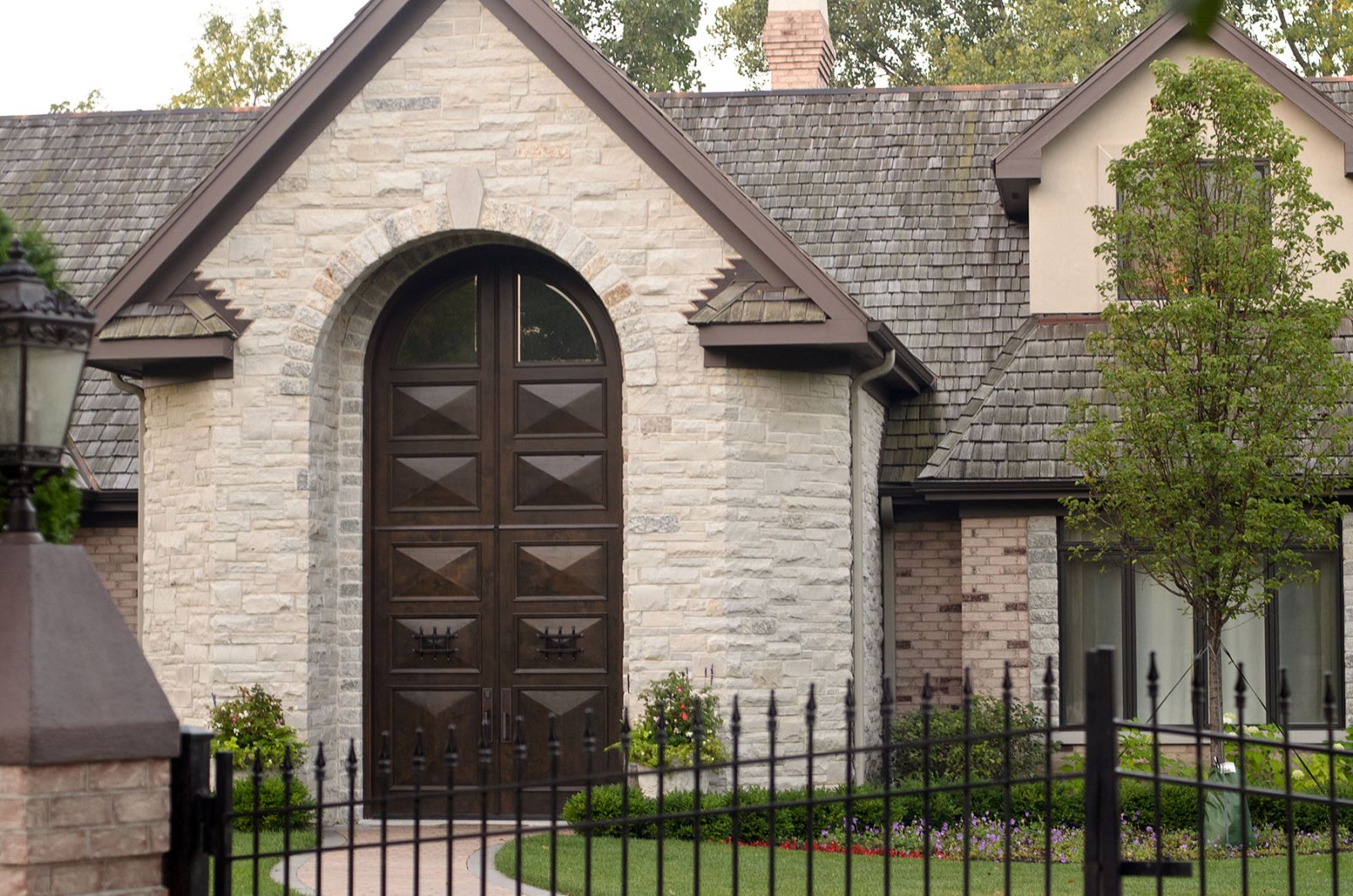 How To Build An Iron Gate For Your Dream House
